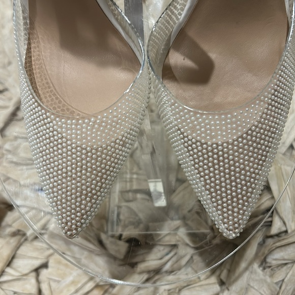 NWOT small beaded sexy shoes with a ball heel - Picture 2 of 8